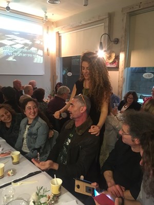 שירה בציבור יום הולדת 60 לאוהלה