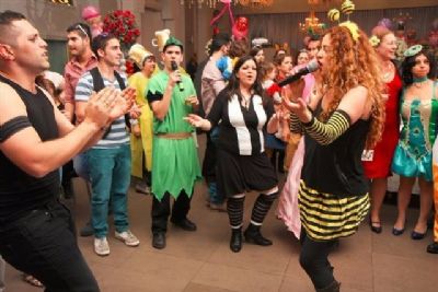 ערב שירה בציבור סימן שאתה צעיר